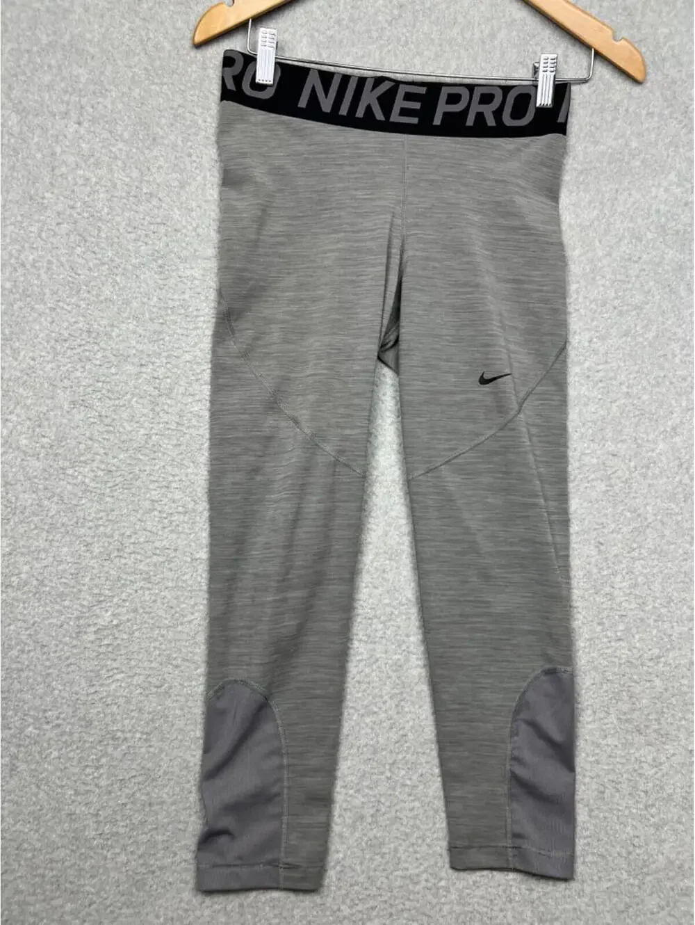 Nike Pro Tight Fit Crop Length Training Leggings Dri fit Womens M Running Gray